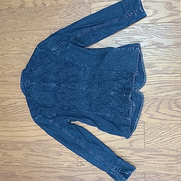Coldwater Creek Floral Embroidered Denim Jacket Size 10 - Picture 4 of 5